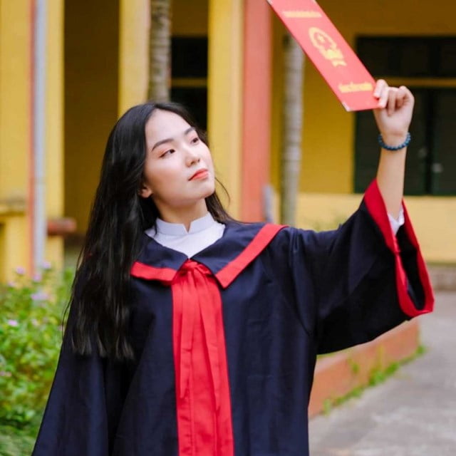 Bốn nữ sinh Đất Tổ xuất sắc chinh phục 8.0 IELTS - Ảnh 1