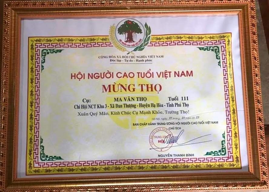 Bằng chúc thọ của cụ Ma Văn Thọ năm 2023 (Ảnh: NVCC)